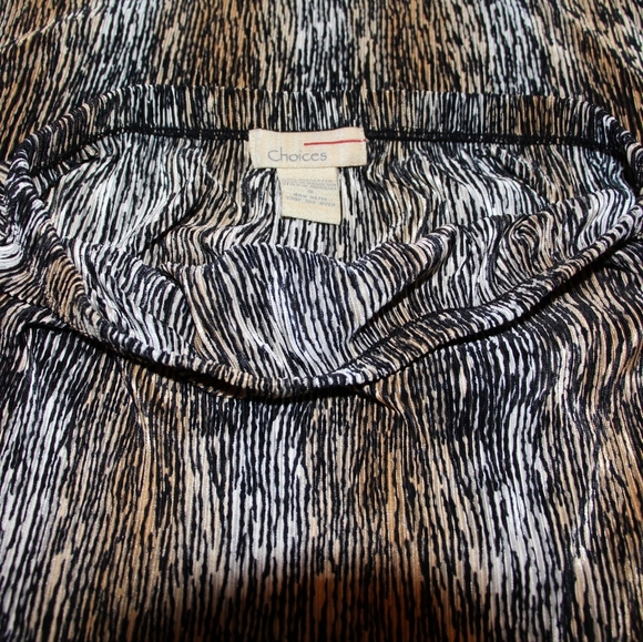 Patterned Skirt - Picture 5 of 7